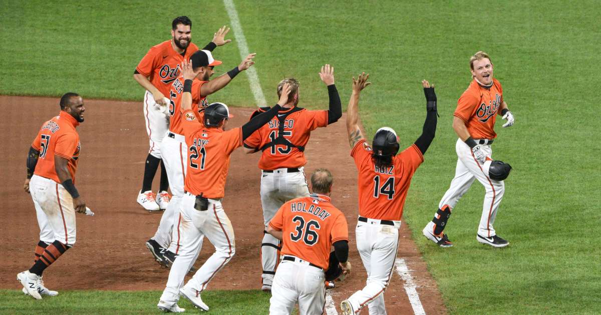 Orioles Win In Extra Innings To Take Two to One Series Lead