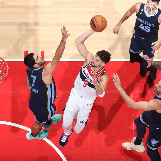The Wizards Tack on Fourth Win in a Row